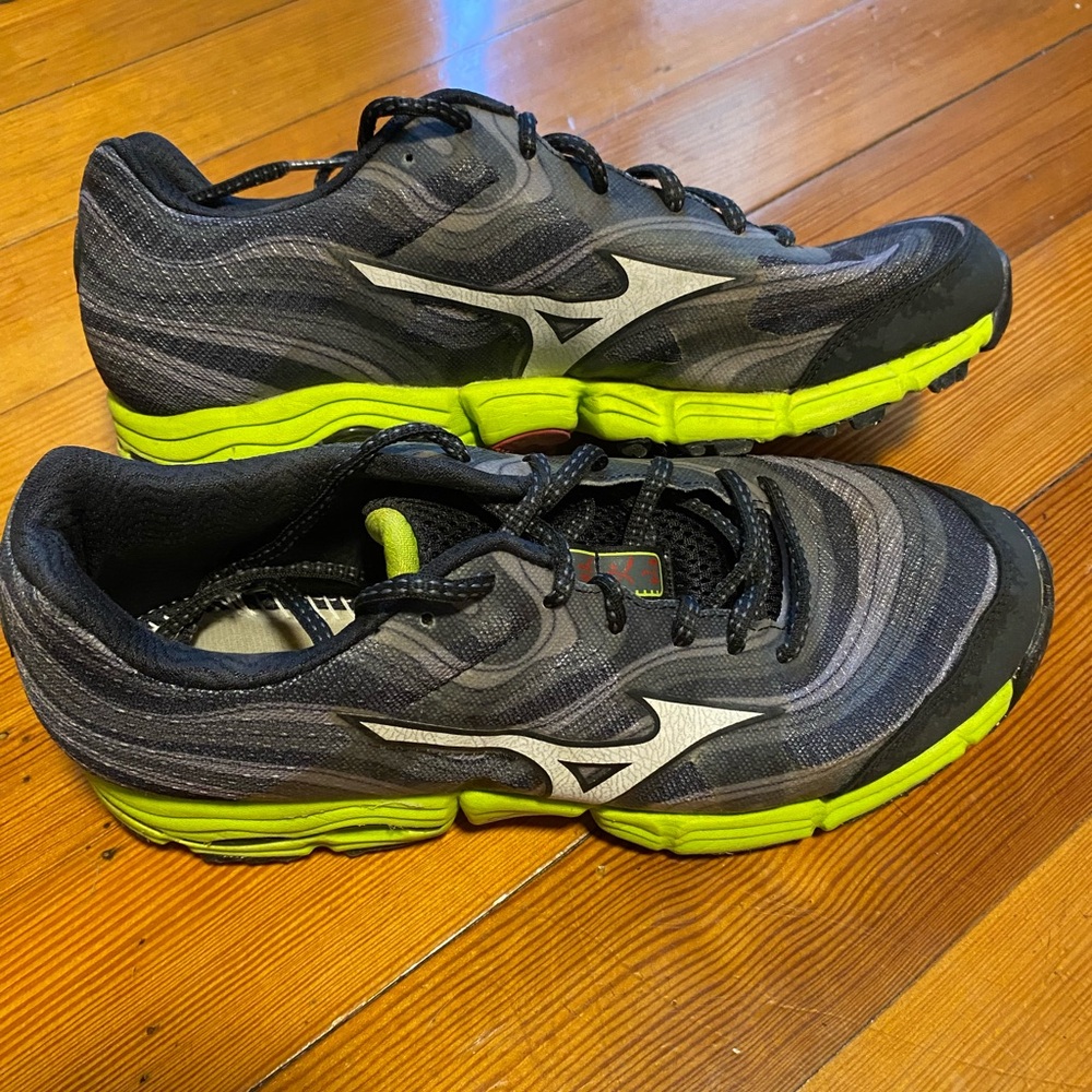 Mizuno sneakers